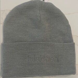 Lululemon Merino wool blend for softness:warmth.  Revelation Beanie, unisex
